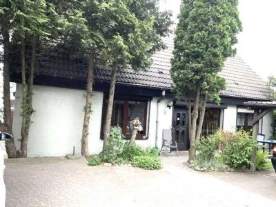 Günstiges 6-Zimmer-Einfamilienhaus in Stavenhagen, Reuterstadt Stavenhagen