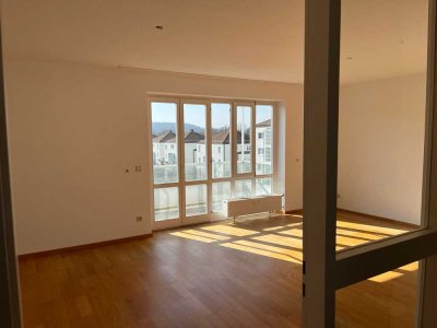 Attraktive 3-Zimmer-Wohnung im obersten Stockwerk mit Südbalkon im Westenviertel