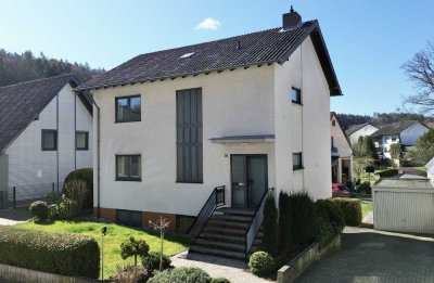 Kaiserslautern-Erfenbach - Freistehendes Einfamilienhaus mit 2 Garagen und großem Garten