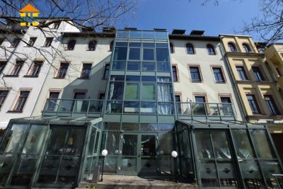 *ZENTRAL WOHNEN: 2 Räume, Balkon & Außenstellplatz in Chemnitz*