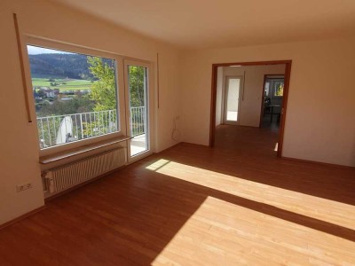 Großzügige 6,5-Zimmer Wohnung mit Garage in Buchen (Odenwald)