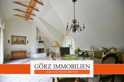 Vielseitiges Wohn- und Geschäftshaus mit Einliegerwohnung, Süd-Balkon und Wintergarten im Speckgürte