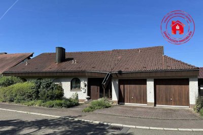 Großzügiges Einfamilienhaus mit zwei ELWs - toller unverbaubarer Blick in ruhiger Lage