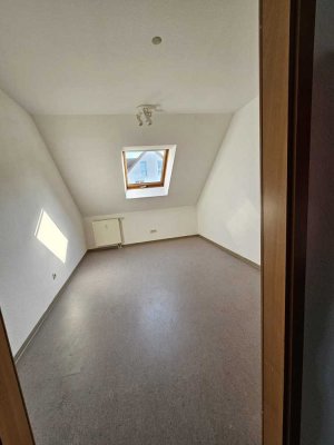 Attraktive und gepflegte 4-Raum-Dachgeschosswohnung mit Balkon in Wertheim