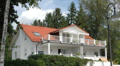 Stilvolle 2,5-Zimmer-Dachgeschosswohnung mit großer Terrasse in Gröbenzell