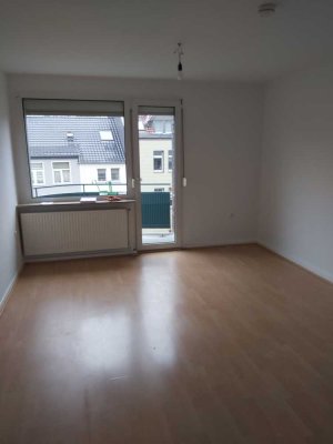 Schöne 2,5 Z. Wohnung mit Balkon