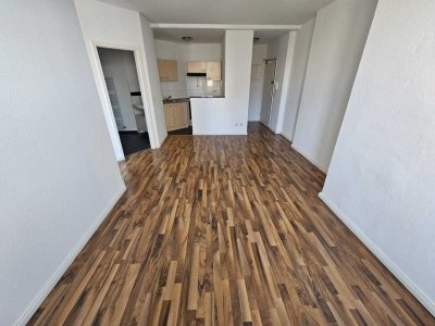 Modernes Apartment mit 1,5 Zimmern inkl. Laminat + Bad mit Dusche + Einbauküche