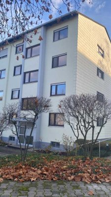 Renovierte 4-Zimmer Wohnung im 3. OG mit Balkon in Karlsruhe Neureut