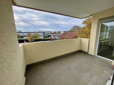 Modernes, möbliertes 2,5 -Zimmer-Apartment mit Balkon - Erstbezug nach Sanierung
