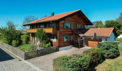 Traditionelles und urgemütliches Chiemgauer Landhaus in sonniger Randlage
