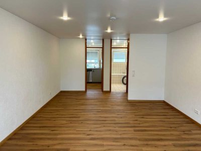 Top renovierte 1,5 Zimmer Wohnung mit Balkon