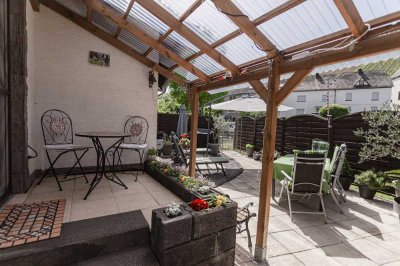 Großzügige Wohnung mit Terrasse, Moselblick und Garage in Reil, Nähe Zell und Traben-Trarbach