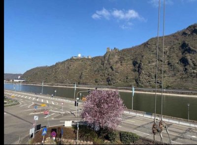 Erstbezug - Tolle 2 ZKB DG-Wohnung mit Balkon/Loggia zum Rhein