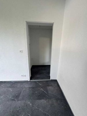 1-Zimmer-Wohnung mit separater Küche, großem Bad & Terrasse; Geislingen an der Steige (Zillerstall)