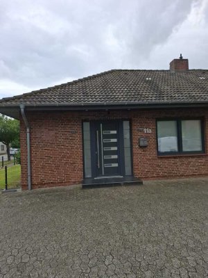 Stilvolle, modernisierte 3-Raum-Wohnung in Leck