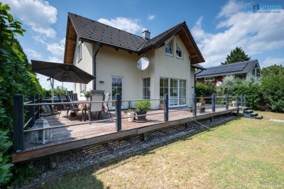 IHR FAMILIENHAUS AM ORTSRAND: HELL und GEMÜTLICH mit großem Grund
