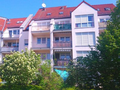 Dachgeschoss Traum mit Auwald Blick + Süd Balkon + Zwei Bäder + Tiefgarage + Erstbezug Renovierung