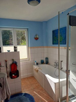 Schöne 4,5-Zimmer-Hochparterre-Wohnung mit EBK in Plön