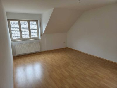 Großzügige Dachgeschosswohnung im Zentrum von Gaimersheim
