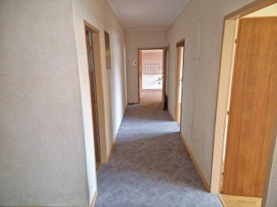 Sanierungsbedürftige Eigentumswohnung (74m²) in ruhiger, zentraler Lage in Fürstenfeld!