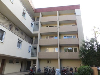 Stilvolle 1-Raum-Wohnung mit Balkon und Einbauküche in Würzburg