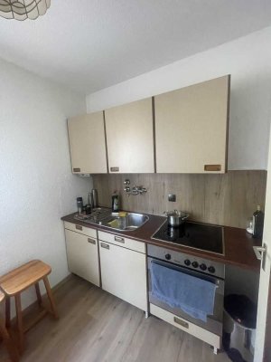 Helle 2,5-Zimmer-Wohnung mit 65 m² im Grünen - 5. Etage mit Aufzug/Balkon