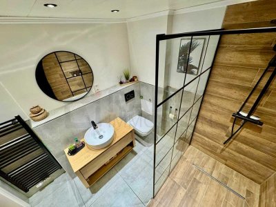 Moderne 2,5 Zimmer ETW im 1.OG mit Stellplatz & Terrasse!