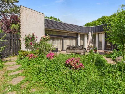 Individuelles Wohnen im 
Wohntrakt einer ehemaligen Fabrikantenvilla in Langenbroich!