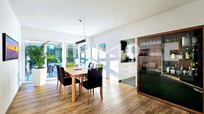 Fast energieautark wohnen: Modernes Einfamilienhaus mit Doppelgarage und top Ausstattung, 3 Bäder