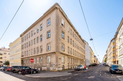 ++NEU++ Sanierungsbedürftige 2-Zimmer Altbau-Wohnung
