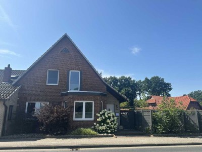 Sanierte Wohnung auf 2 Etagen mit Garten - zentral in Wardenburg