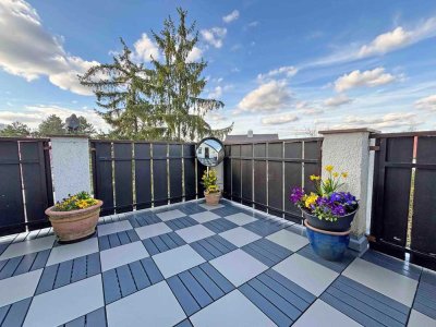 Helle, gepflegte DG-Wohnung Nähe DEZ mit Dachterrasse und großem Hobbyraum