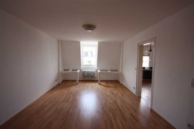 ‎6 Zimmer Maisonette Wohnung im Altbau, nahe der Französischen Schule ‎und der Metropolitan School‎