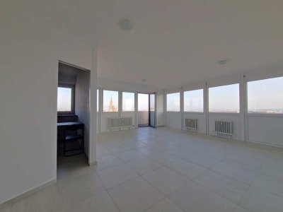 Neu renovierte 1,5-Zimmer-Wohnung mit traumhaftem Stadtblick in Ulm!
