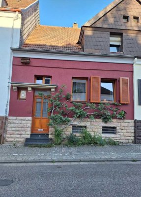 gepflegtes Reihenhaus mit Altbaucharme, St. Ingbert Mitte