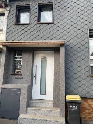 Modernisiertes Reihenmittelhaus mit Balkon und hochwertigen Ausstattungen