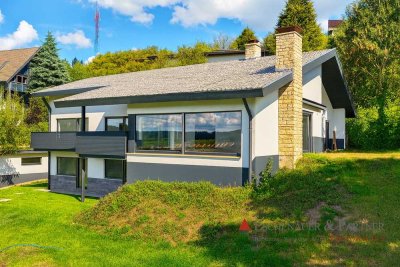 Großzügiges Familienidyll mit Panoramablick – Einfamilienhaus mit ELW in kinderfreundlicher Wohnlage