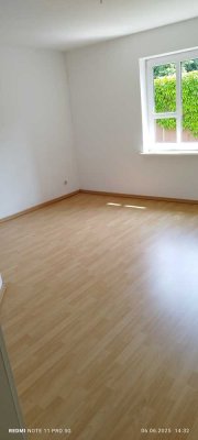 Freundliche und gepflegte 4-Raum-EG-Wohnung mit Balkon und EBK in Schwülper