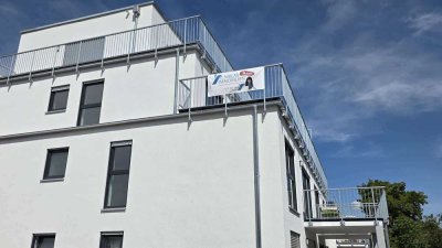 Schicke, helle 3 ZW im 1.OG- Aufzug- in Niederrodenbach mit 11 m²  Balkon!
