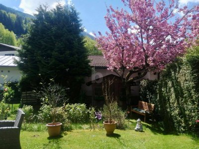 SONNIGER GARTEN UND NIEDRIGEN BETRIEBSKOSTEN!