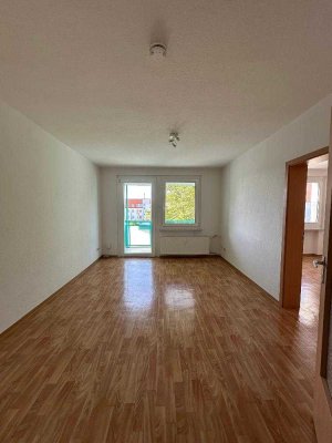 Zwei-Raum-Wohnung mit Balkon im Puschkinweg