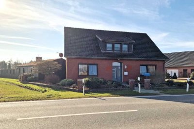 Viel Haus und Hof und Grundstück als neues Zuhause für große Ideen