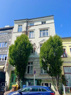 Charmante 4-Raumwohnung mit Dielenboden, Wannenbad und Balkon ...!!!