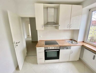 3-Raum-Wohnung mit gehobener Innenausstattung mit Einbauküche in München