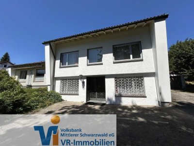 Rückzugsort mit Perspektive - Einfamilienhaus mit großem Grundstück in ruhiger Lage von Furtwangen!