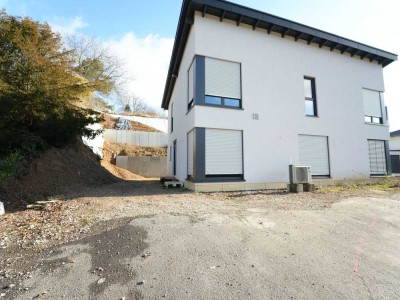 Fast fertig! Stilvolles Einfamilienhaus mit Gestaltungsspielraum