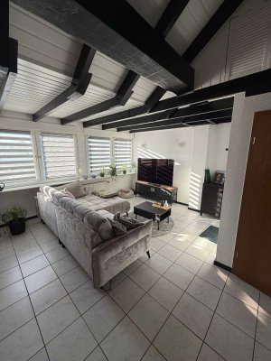 2-Zimmer Dachgeschoss-Wohnung in Langenfeld