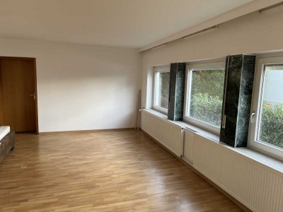 Schöne 2-Raum-EG-Wohnung in Reichenbuch