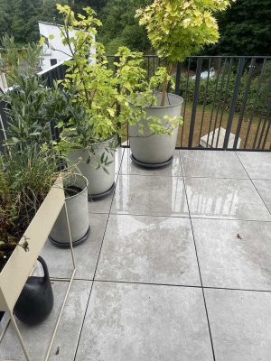 **Helle Moderne Wohnung mit Großem Balkon zu Vermieten**