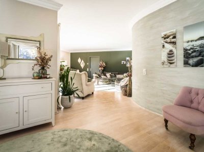 Schönberg: Penthouse mit zwei Dachterrassen in begehrter und von Villen geprägter Lage